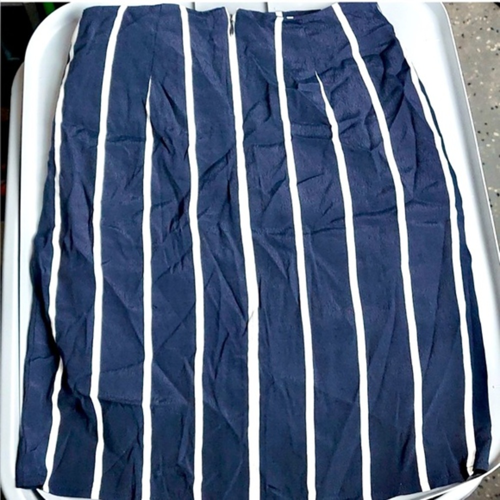 LOFT Petites Navy & White Vertical Stripe Wrap Skirt – Size 00P - Picture 2 of 5
